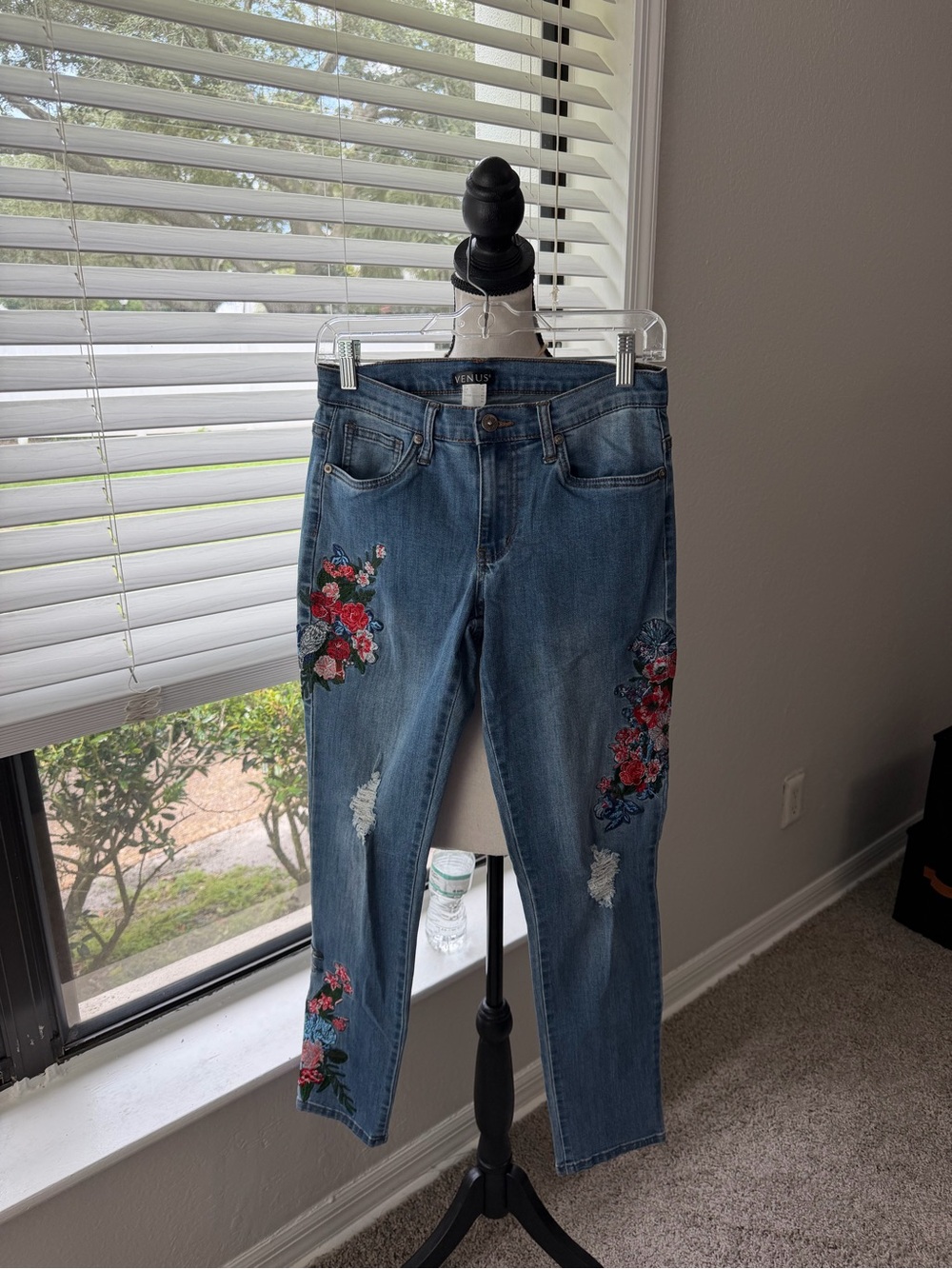 Venus Floral Embroidered Women's Denim Skinny Jeans